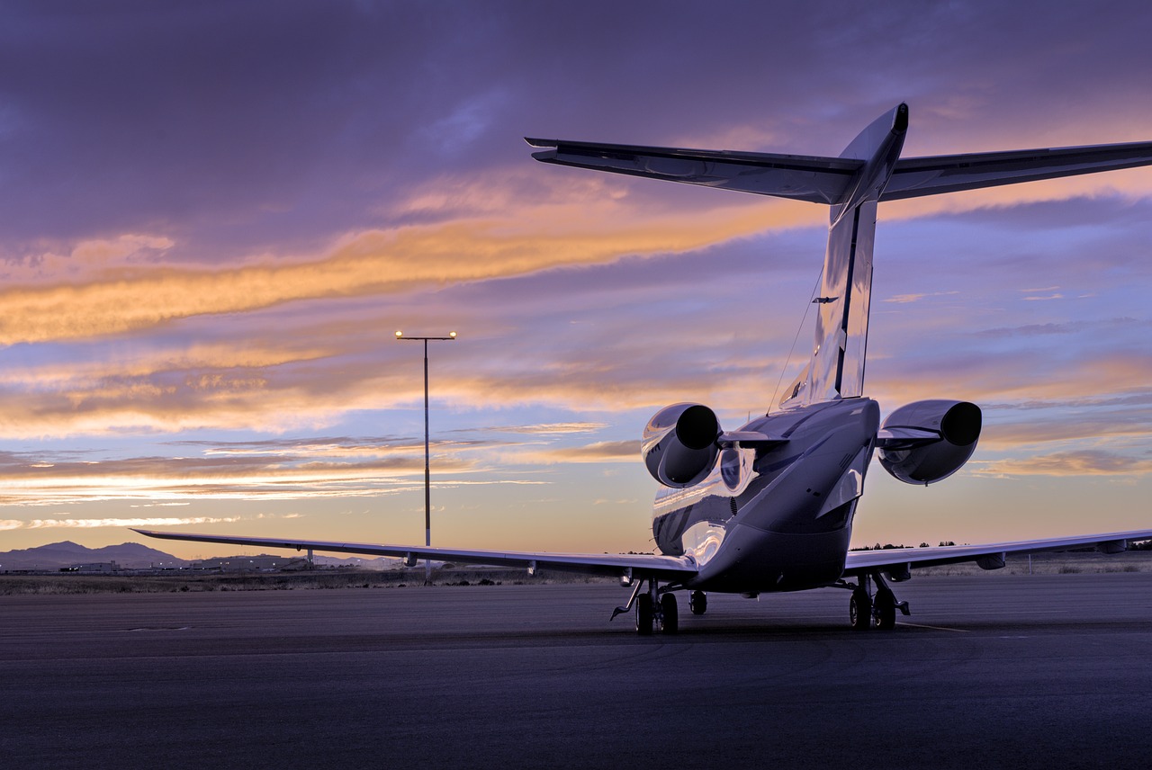 Benefits of Using an Aircraft Broker: Your Guide to a Seamless Transaction